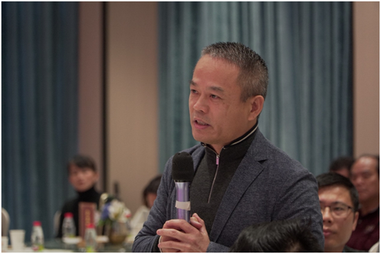 海南畫王文華傳播有限公司董事長陳潤。符敦孝攝